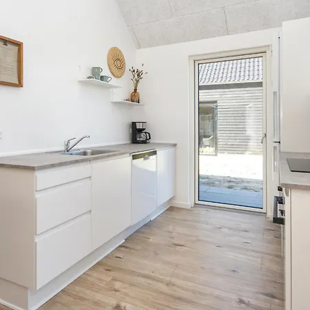 Semesterbostad 4 Bedroom Amazing In Romo