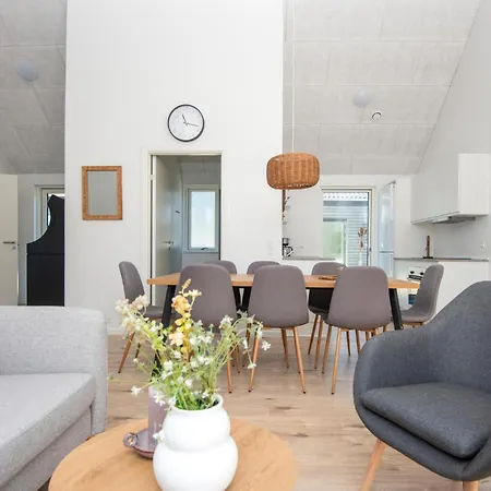 Semesterbostad 4 Bedroom Amazing In Romo Kongsmark